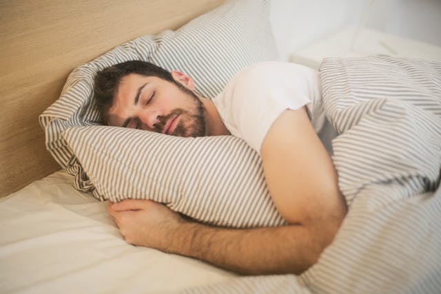 CBD und Schlafstörungen – ein natürlicher Ansatz für eine bessere Nachtruhe